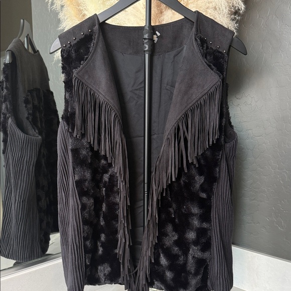 Reba Jackets & Blazers - NWT REBA DESERT ROSE FAUX FUR FRINGE VEST XL SOFT COZY WARM